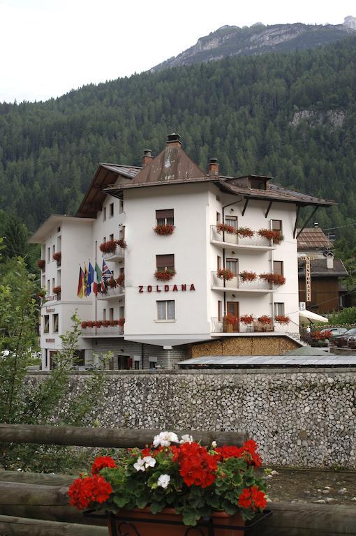 Hotel Zoldana Forno di Zoldo Bagian luar foto